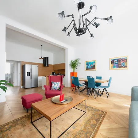 Tcf - Big With Free Garage