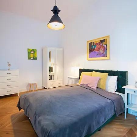 Tcf - Big With Free Garage Apartmán *