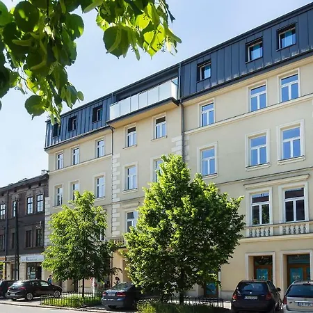 Apartman Tcf - Big With Free Garage *