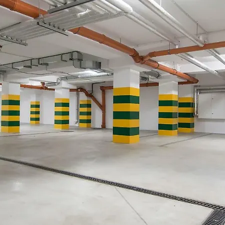 Tcf - Big With Free Garage * Krakkó