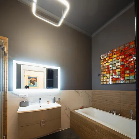 Tcf - Big With Free Garage アパート