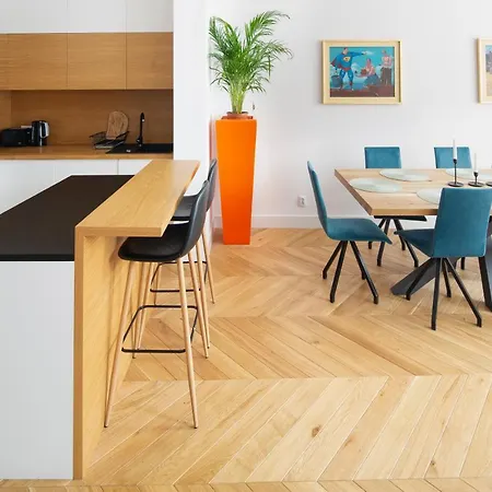 Tcf - Big With Free Garage Appartement *