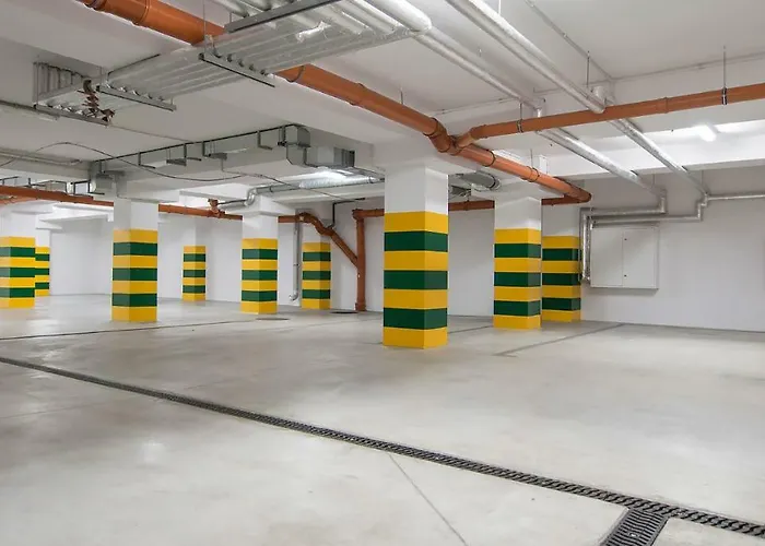 Tcf - Big With Free Garage * كراكوفيا